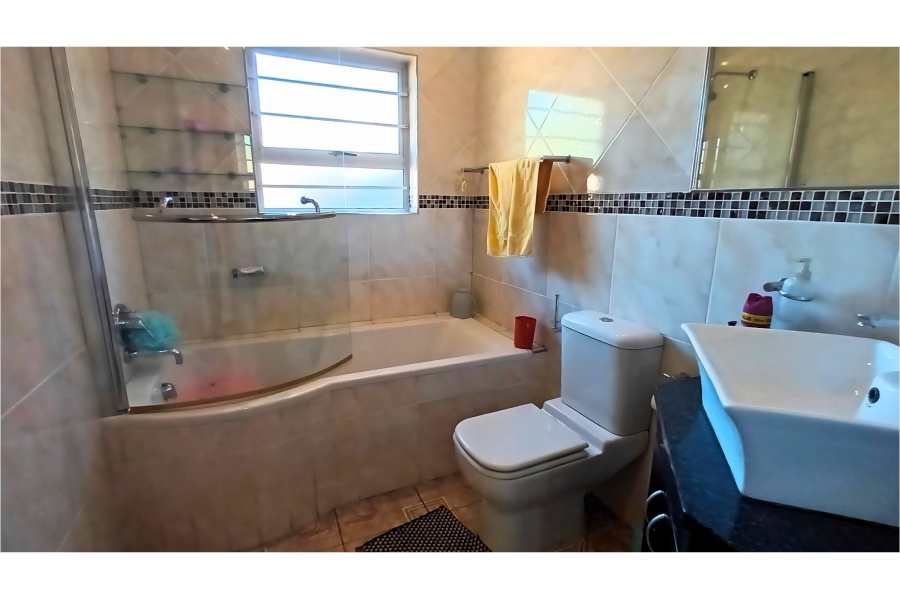 4 Bedroom Property for Sale in Blue Bend Eastern Cape